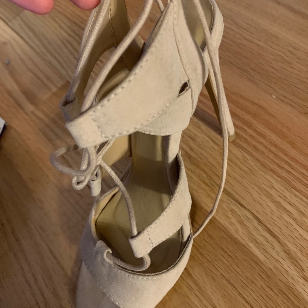 Heels - Picture 3 of 5